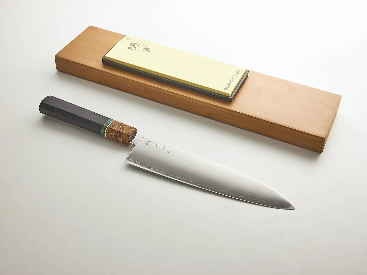 Couteau GYUTO Style Japonais Damas 20 cm / 8 pouces MINUIT UZCO